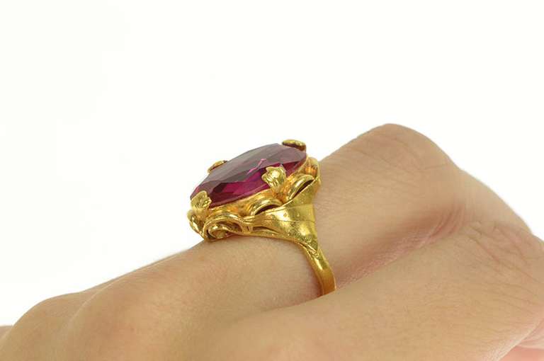 22K Yellow Gold 1930's Ornate Scalloped Syn. Ruby Statement Ring
