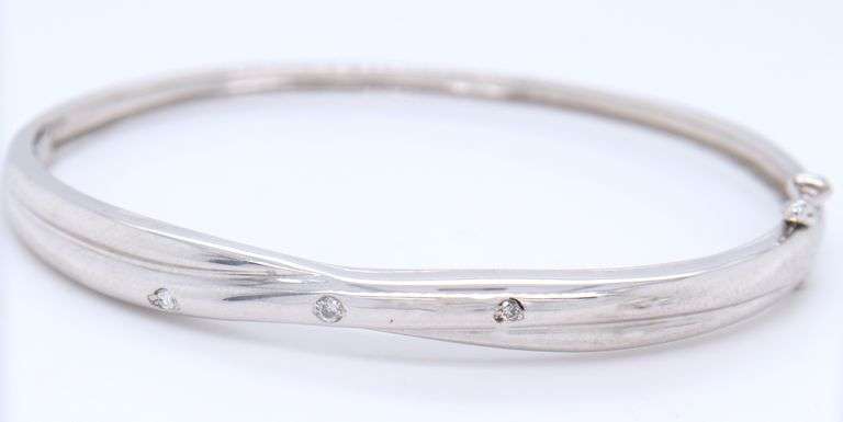 Dazzling White Gold Diamond Hinged Bangle Bracelet