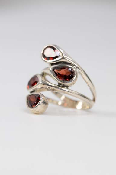 Sterling Silver Natural Garnet Gemstone Ring Size 7