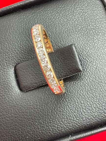 14K YELLOW GOLD AND DIAMOND BAND