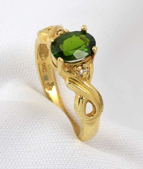 Pleasing Green Tourmaline Ring
