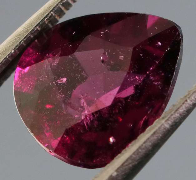 Beautiful 2.21ct untreated top violet pink Rhodolite Garnet