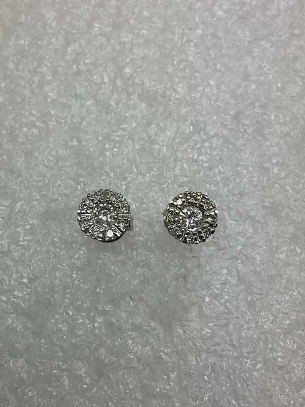 14K WHITE GOLD DIAMOND STUDS