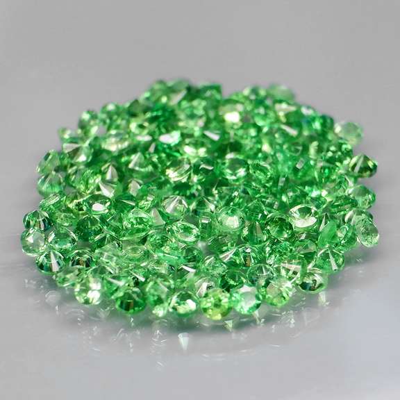 Chrome green! 2.14ct untreated Tsavorite set