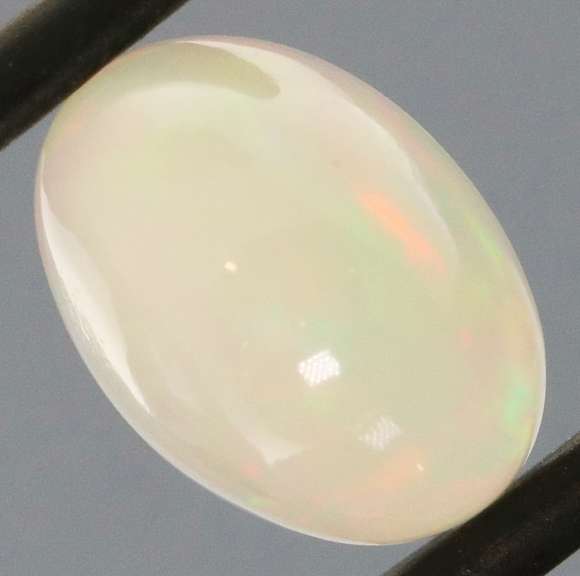 Gorgeous 2.62ct white Welo Opal