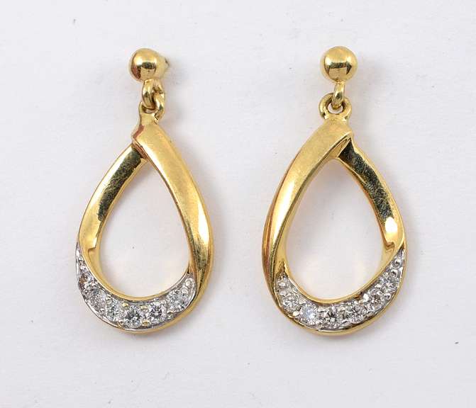 Cute Little Dangling Diamond Earrings