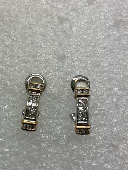 14K WHITE GOLD DIAMOND STUD EARRINGS