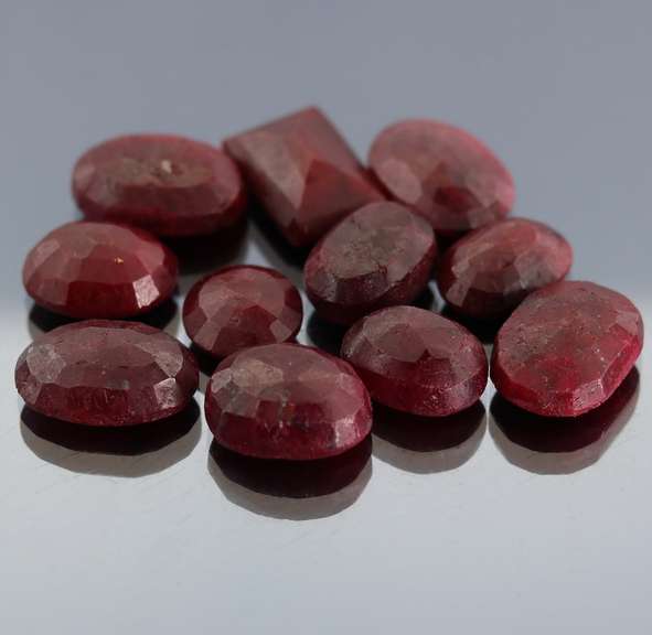 Awesome 120.76ct collection of Rubies