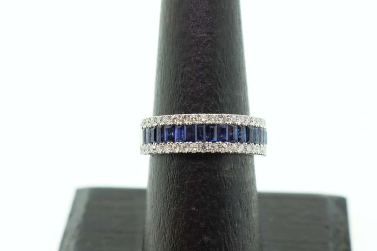 Geometric Sapphire Set 18k White Gold Ring bordered with Diamonds