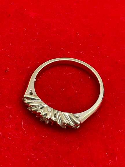 VINTAGE 14K WHITE GOLD AND DIAMOND RING