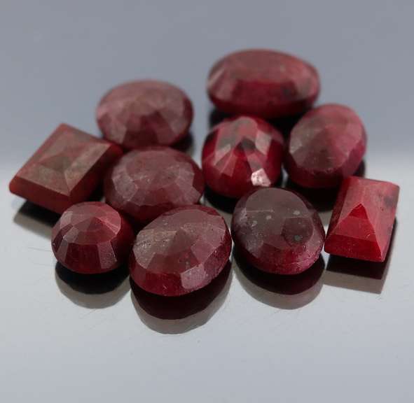 Gorgeous 112.46ct collection of Rubies