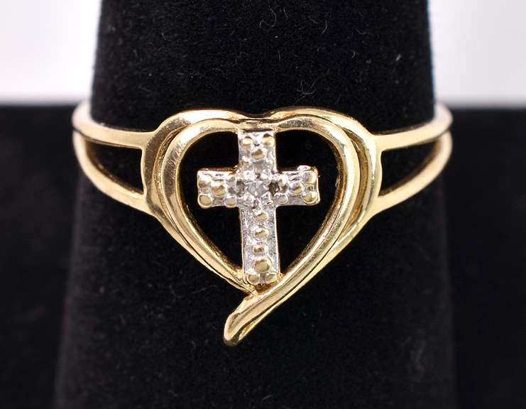 Lovely Diamond Cross Ring in Yellow Gold
