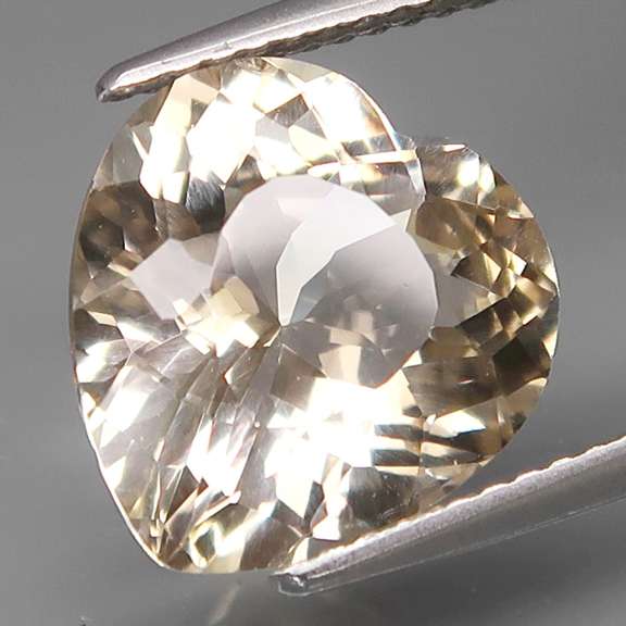 Captivating heart cut 5.18ct champagne Topaz