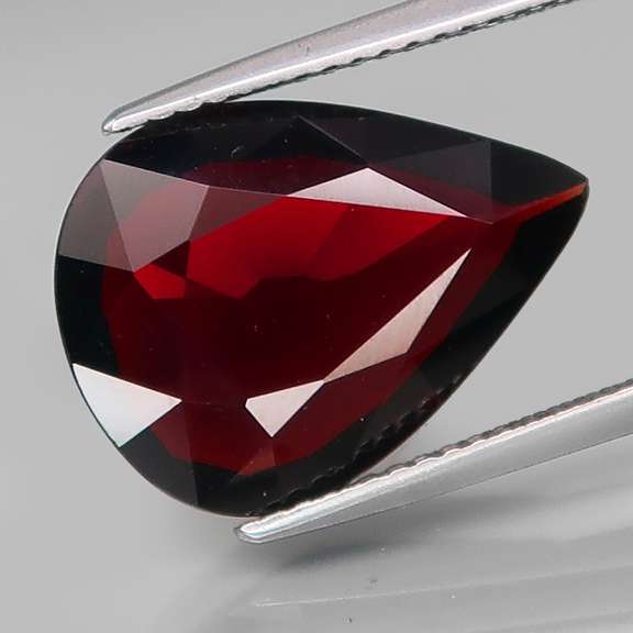 Awesome 6.54ct black cherry red eye clean Garnet