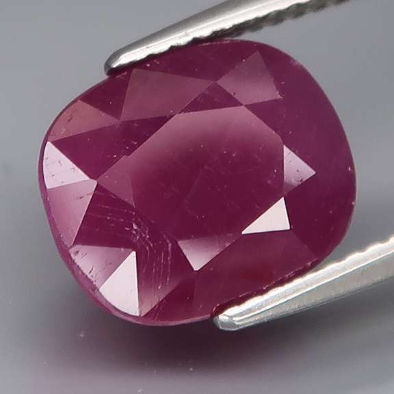 UNHEATED! 6.93ct pinkish violet Sapphire