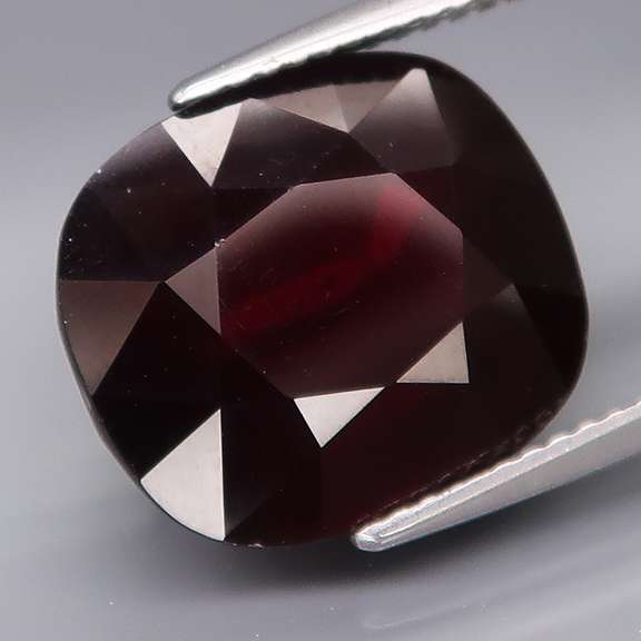 Striking 14.31ct Burgundy red Rhodolite Garnet
