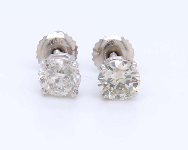 One Pair of White Gold 1.50cts Diamond Stud Earrings