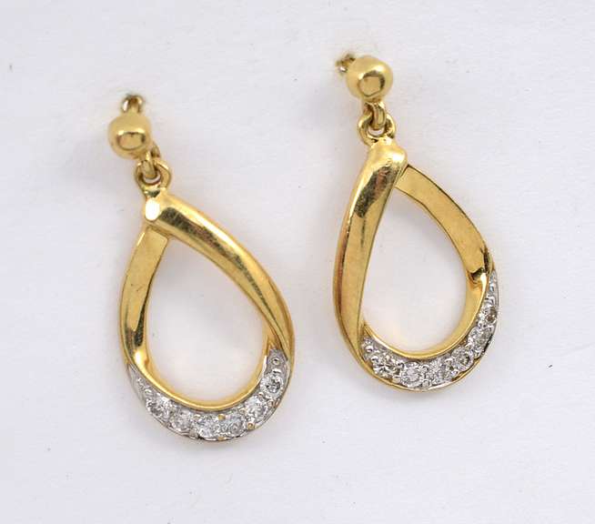 Cute Little Dangling Diamond Earrings