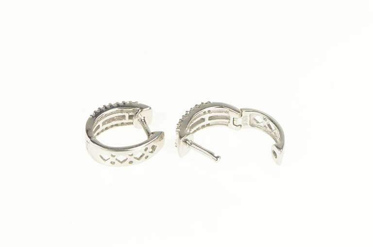 10K White Gold 0.30 Ctw Diamond Pave Statement Hoop Earrings