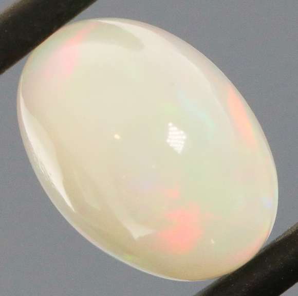 Gorgeous 2.62ct white Welo Opal
