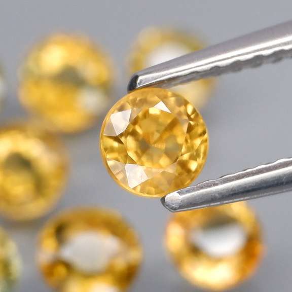 Glittering 3.65ct set of 8 multi-hue Songean Sapphires