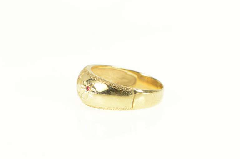 14K Yellow Gold Diamond Cut Flower Pattern Enamel Domed Ring
