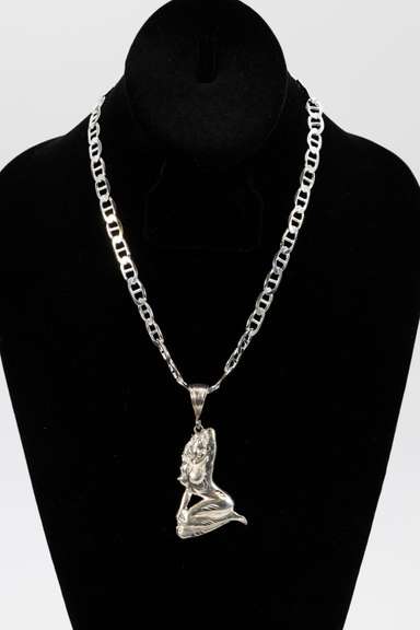 .925  Italian Sterling Silver 8mm Mariner Chain w/.925 Sterling Silver Sexy Lady Pendant