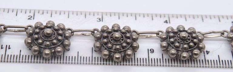Vintage 925 Sterling Silver Flower Style Necklace