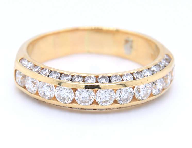 Elegant Yellow Gold 2.55ctw Channel Set Diamond Band