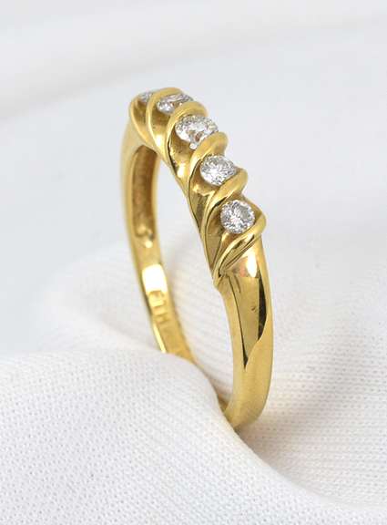 Useful Diamond Band