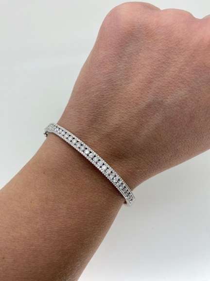 Stunning Diamond Bangle Bracelet