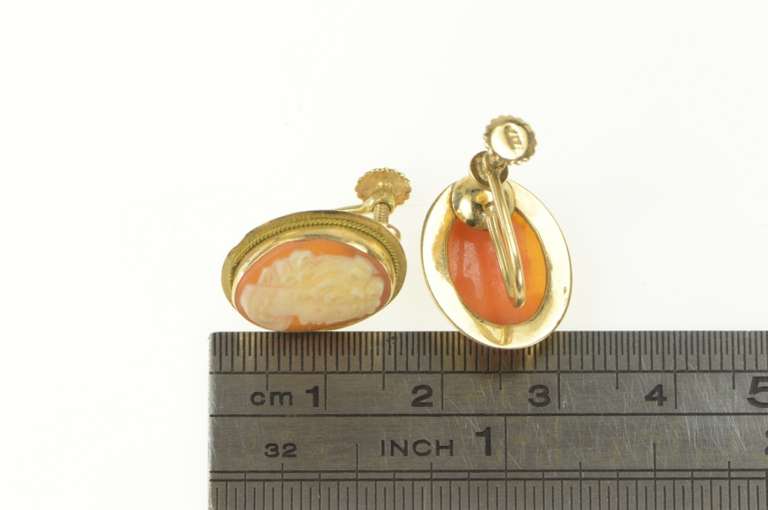 14K Yellow Gold Vintage Shell Cameo Retro Screw Back Earrings