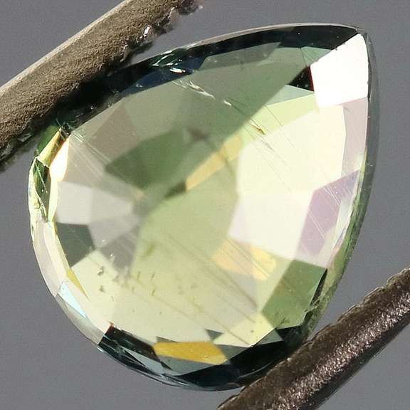 Beautiful 1.22ct blue green Sapphire from Sri Lanka