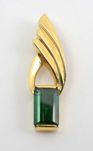 Beautiful Green Tourmaline Modern Pendant