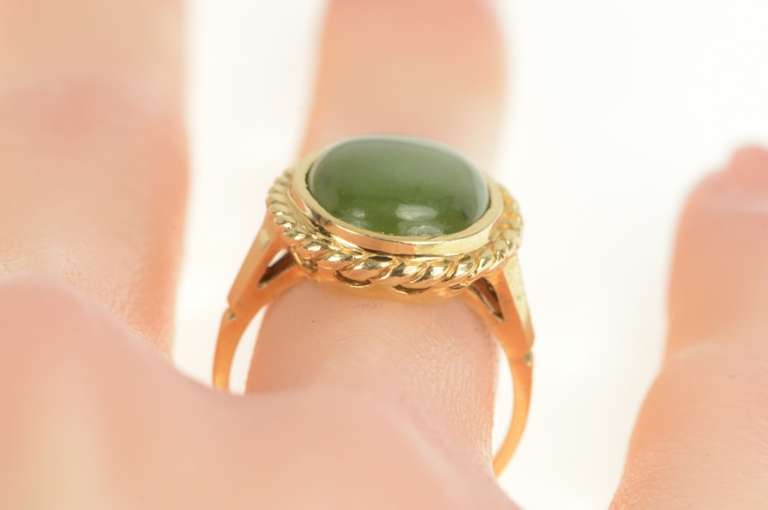 14K Yellow Gold Oval Nephrite Cabochon Rope Trim Cocktail Ring
