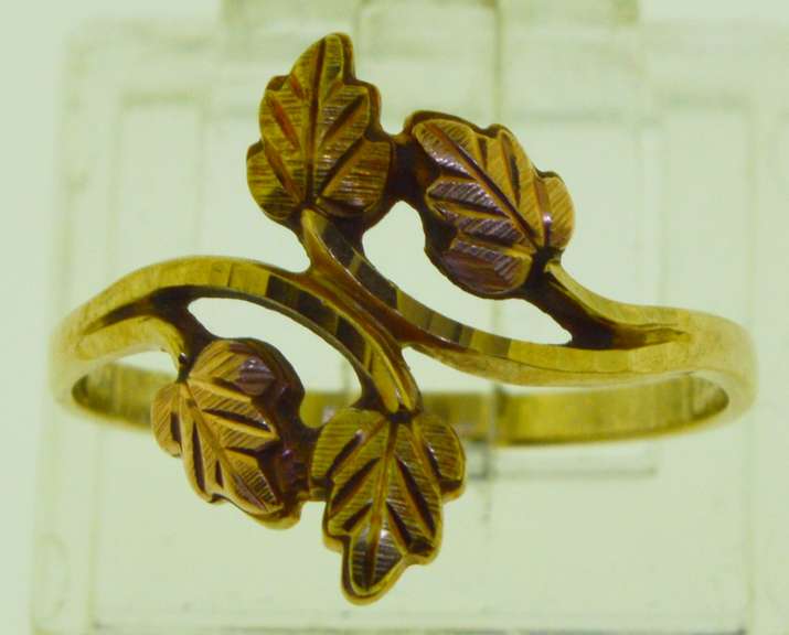 10KT Yellow Gold Mini Leaves Ring