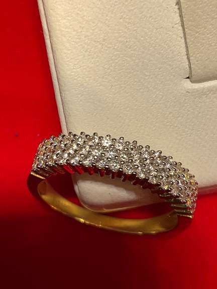 14K YELLOW GOLD AND DIAMOND BAND