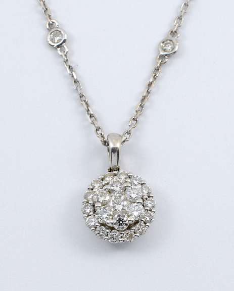 Stylish Diamond Necklace and Pendant