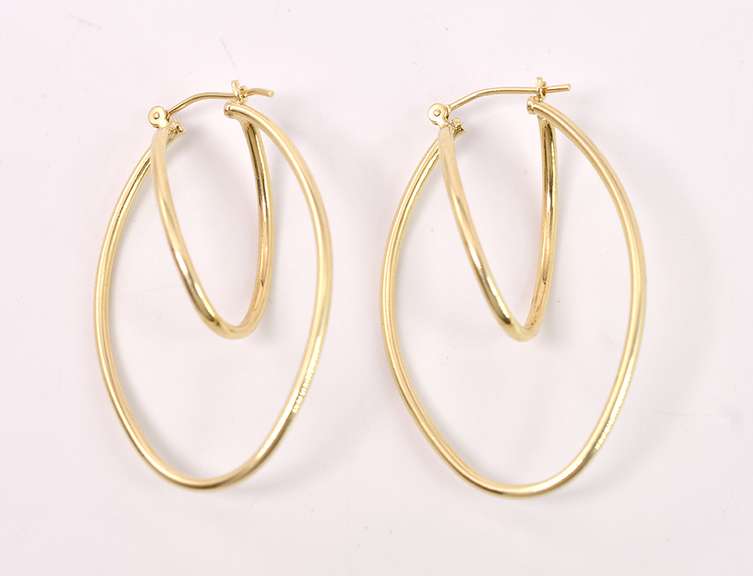 Distinct Double Hoop Earrings in 14K Yellow Gold