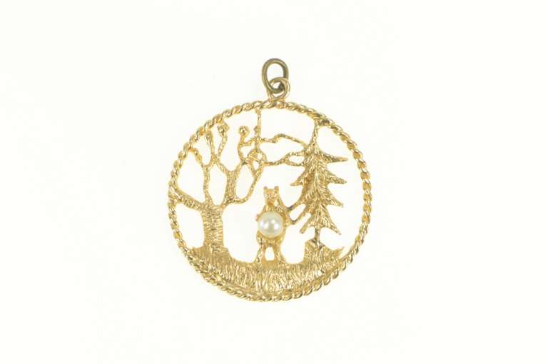 14K Yellow Gold 1960's Bear Holding Pearl Forest Round Charm/Pendant