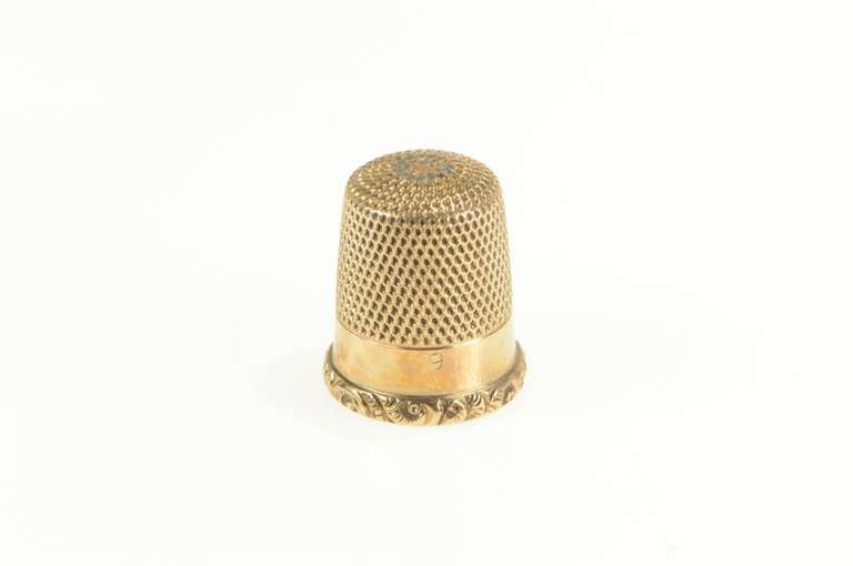10K Yellow Gold Victorian Ornate Scroll Size 9 Thimble Sewing Tool