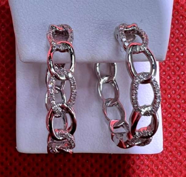 14K WHITE GOLD EARRINGS WITH 0.50 CARAT OF DIAMOND