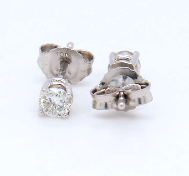 Elegant White Gold Diamond Stud Earrings