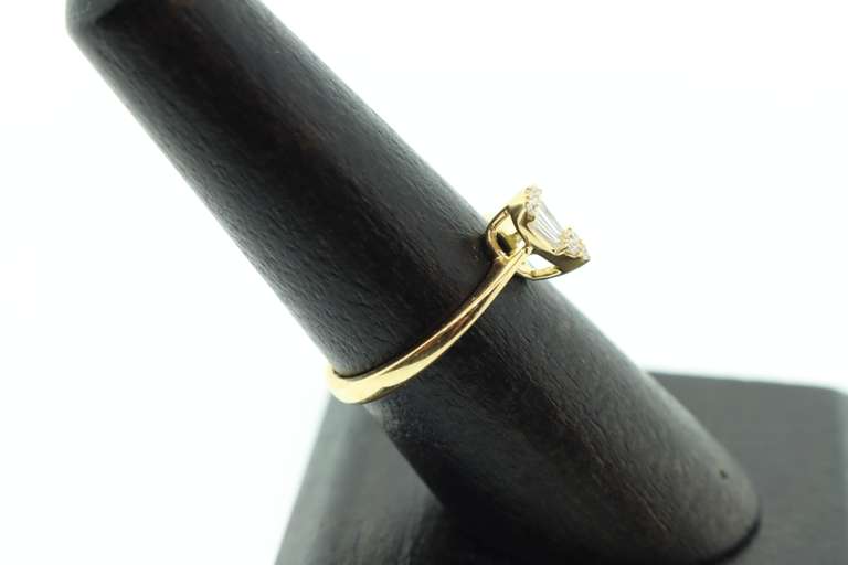 Exciting 18kt Yellow Gold Teardrop Diamond Ring