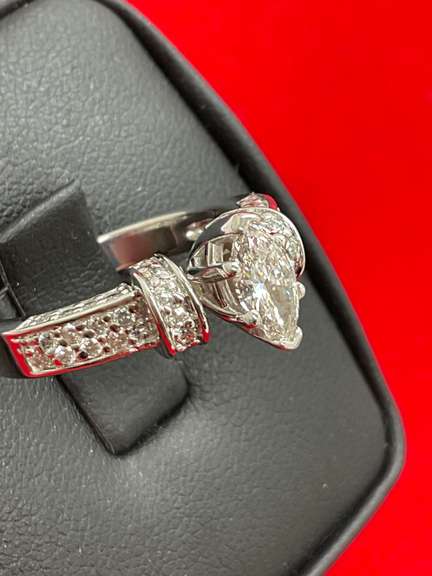 CERTIFIED LADIES 14K WHITE GOLD AND DIAMOND RING