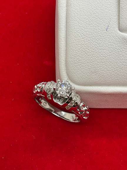 CERTIFIED LADIES 14K WHITE GOLD AND DIAMOND RING