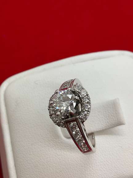 Certified Ladies 18KT White Gold Diamond Ring