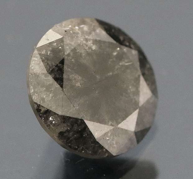 Beautiful 1.05ct silver and black Diamond solitare