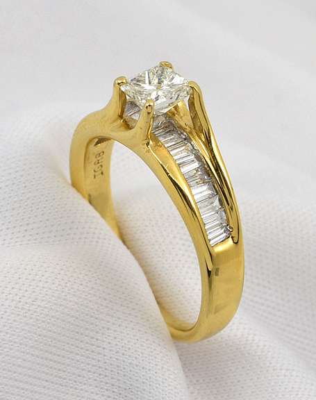 Sparkling Princess Cut Diamond Ring