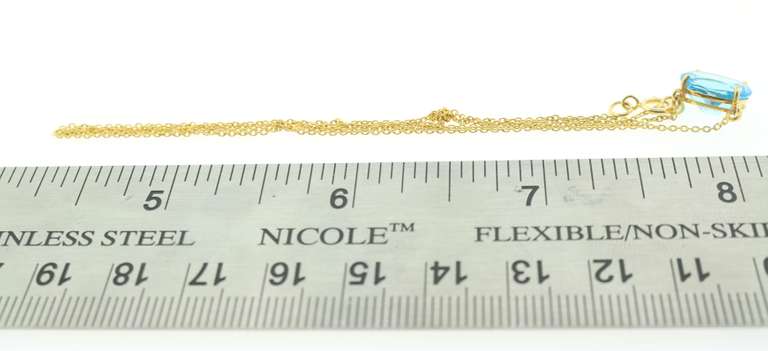 14kt Yellow Gold & Blue Topaz Pendant Necklace